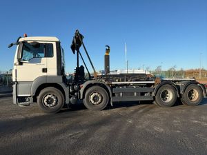 Man 8x4 Hookloader - Image 4