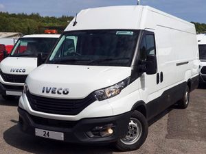 2024 Iveco Daily Medium Roof Panel Van - Image 3