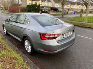 SKODA SUPERB 1.6 TDI STYLE - Image 3