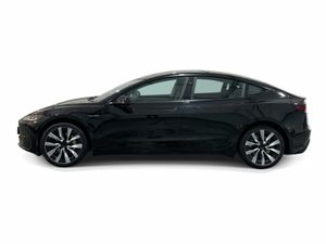 Tesla Model 3 Rear Wheel Drive - Image 4