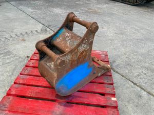 12" DIGGING BUCKET.....40mm PINS.....1485t. - Image 3