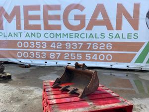 24" MINI DIGGER BUCKET......30mm PINS....127 - Image 4