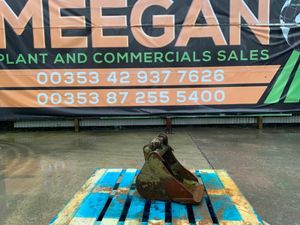 12" MINI DIGGER BUCKET.......30mm PINS.......1212/ - Image 2