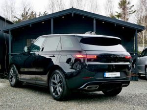 2023 Range Rover Sport SE P440e - Image 4