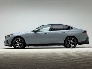 BMW 5-Series 530E M SPORT - Image 4