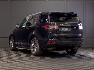 212 Land Rover Discovery R-Dynamic S 7 Seater - Image 4