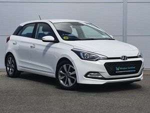 Hyundai i20 Hatchback, Petrol, 2017, White
