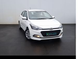 Hyundai i20 Hatchback, Petrol, 2015, White
