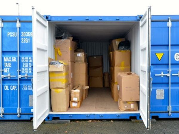 Self storage container unit rental