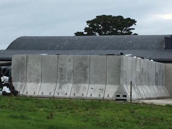 10 Ft  A Shape Bunker Silage WalL