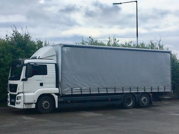 Large truck with taillift available