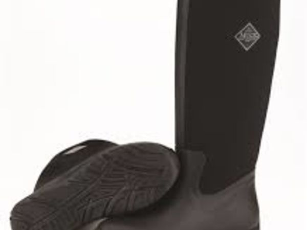 Equalizer muck boots hotsell