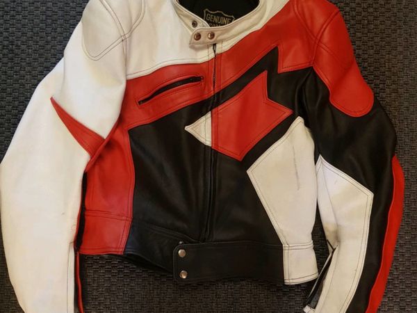Two piece bike leathers suit