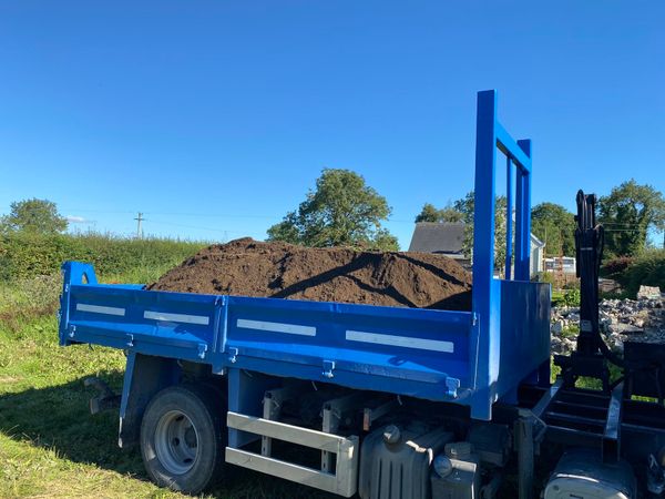 Small Deliveries Screened Topsoil Sand Stone