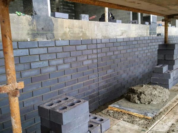 Bricklaying contractor available