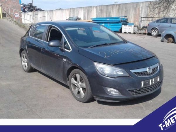 OPEL ASTRA, 2011 - BREAKING FOR PARTS