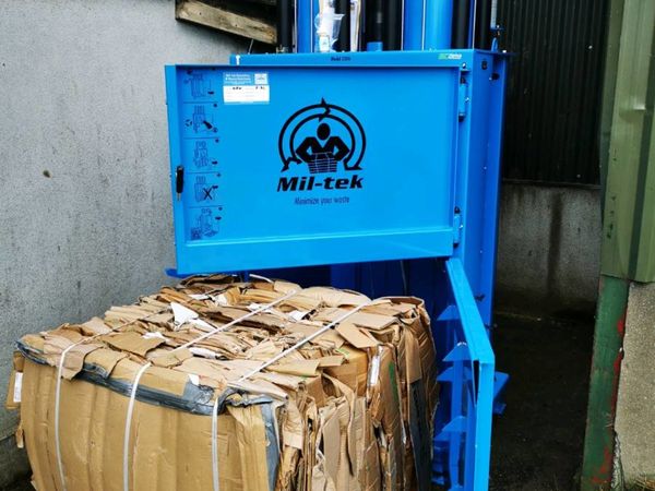 Cardboard /Plastic Waste balers/Compactors