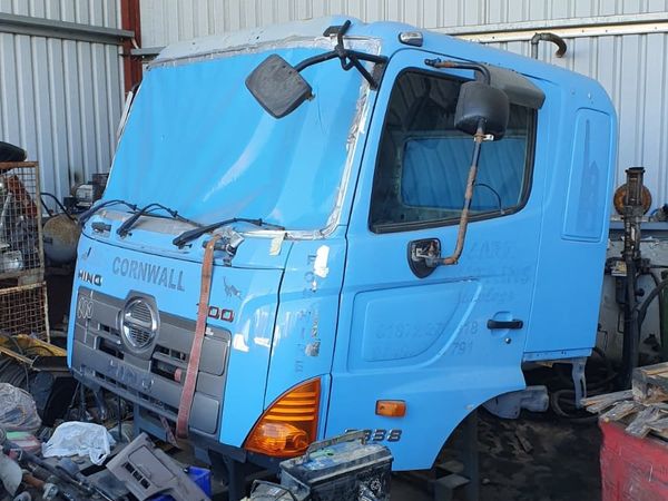 Hino 700 cab FOR SALE
