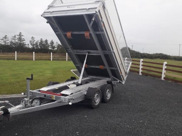 New Debon 10x5'9 3-way tipping trailer