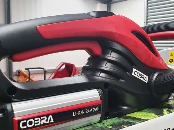 The Cobra 24v Cordless Hedgetrimmer