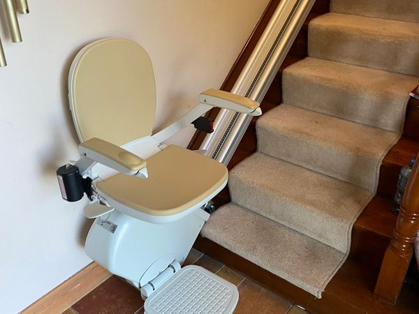 Need a Chairlift? 🧑‍🔧 New & Used Stair Lifts Ava