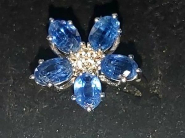 Stunning Blue topaz silver ring