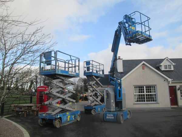 SELECTION OF GENIE MANLIFTS