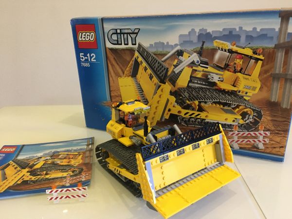 Lego bulldozer