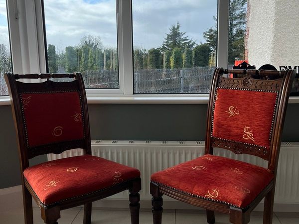 4 Antique Dining room Chairs