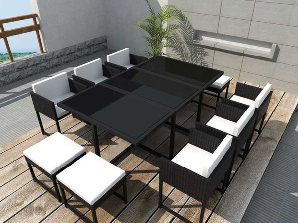 Black modern deals outdoor dining table