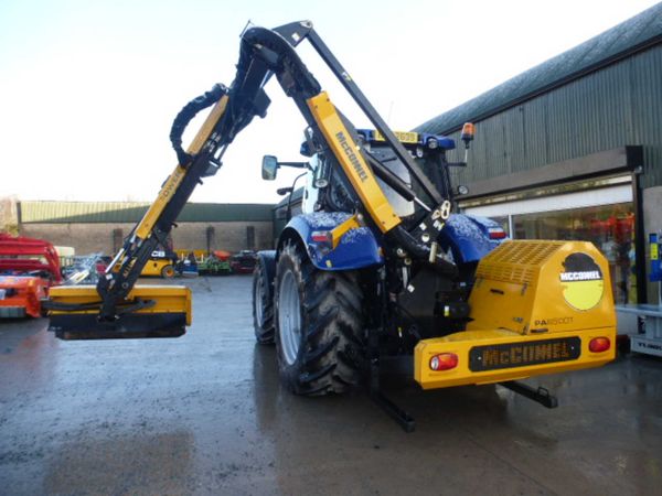 McConnel Pa6500T Midcut hedgecutter