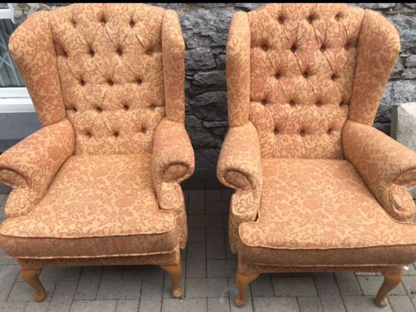 Pair of upholstery chairs