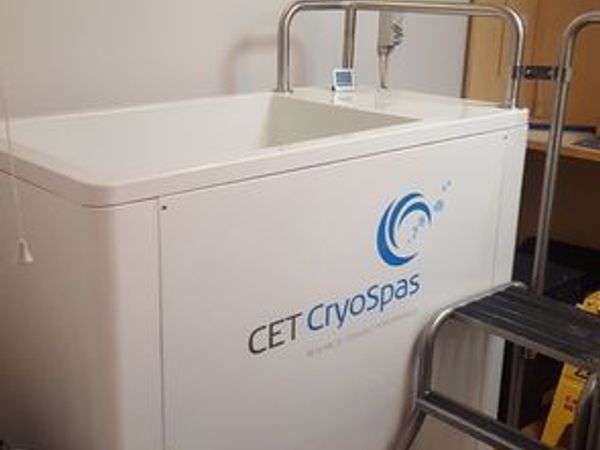 Cryospa profesional ice bath with jets and filters/chemicals