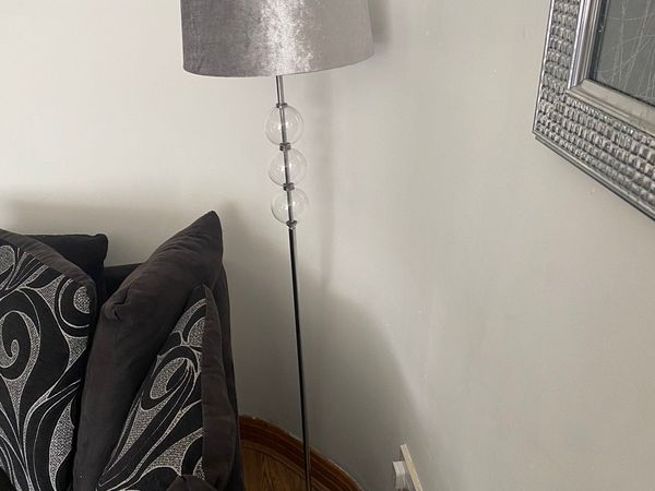 2 floors lamp