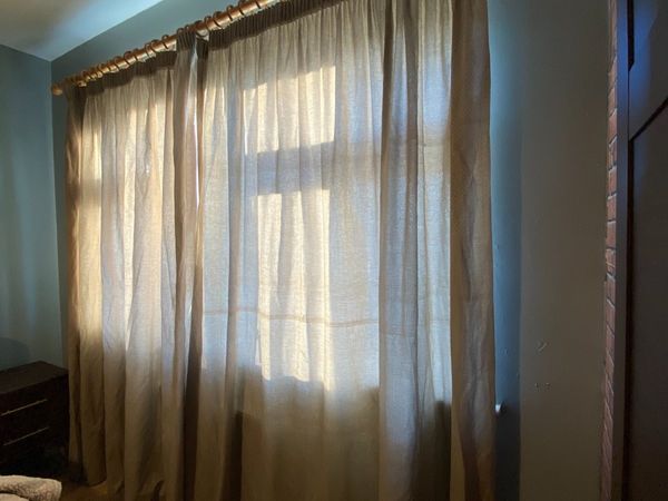 Curtains and curtain rod