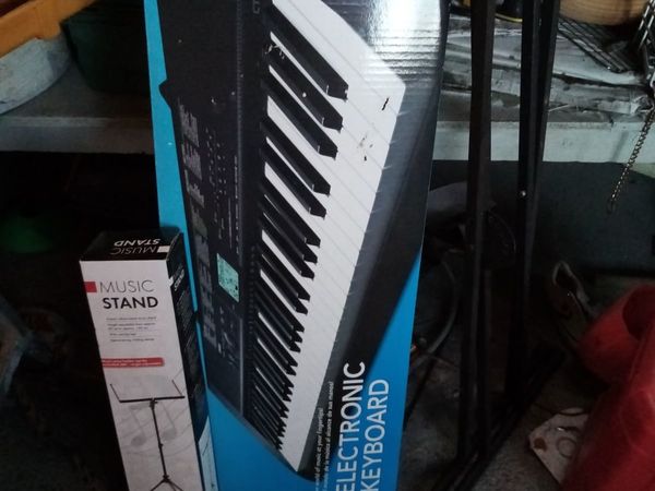 Keyboard, stand & music stand