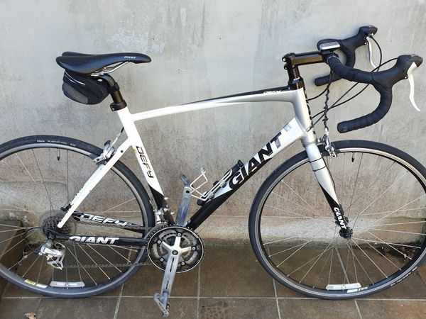 Giant Defy Bike, Large / With Clip in Shoes