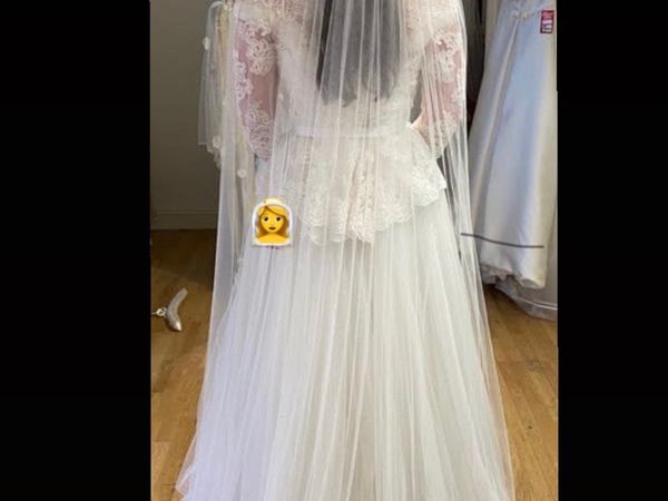 Wedding Dress (Never worn, not altered)