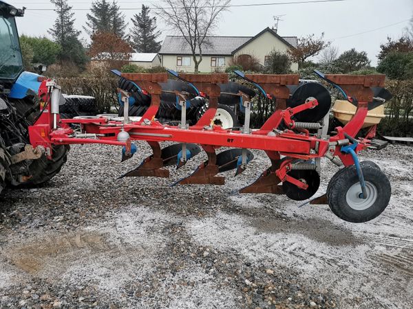 Agrolux 4 furrow reversible plough