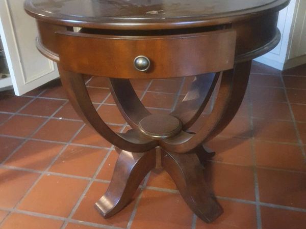 Solid wood round coffee/side table with drawer