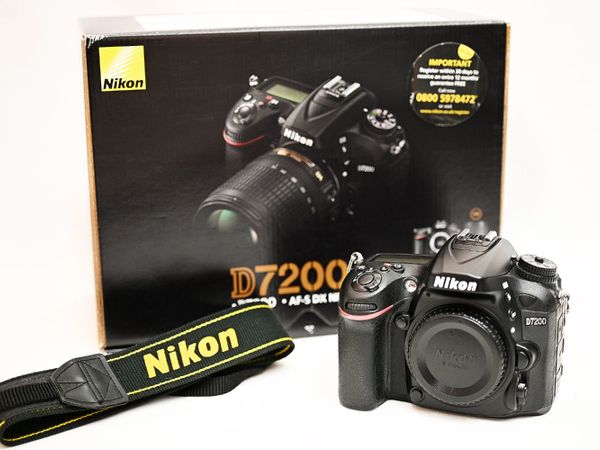 Nikon D7200  Digital Camera - Kit