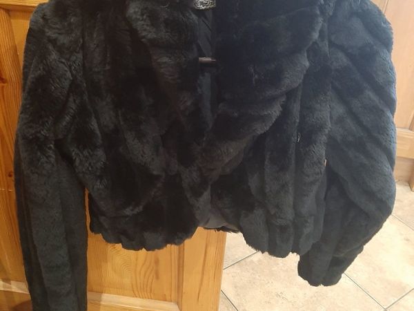 Bolero black faux fur jacket