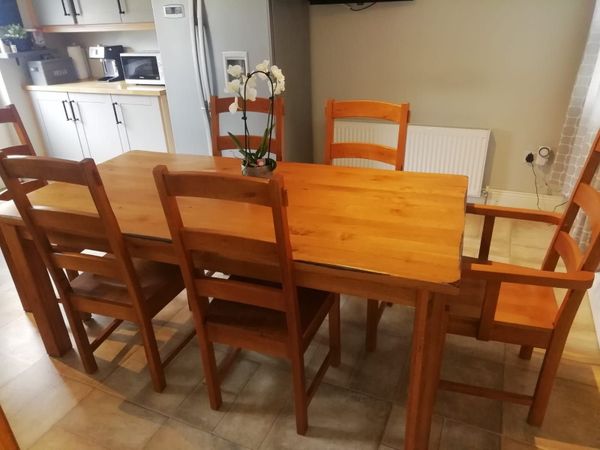 Solid Oak Dining Table and 6 Solid Oak Chairs