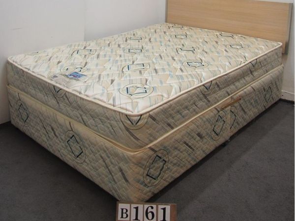 Double 4ft6 bed, mattress and headboard.  #B161