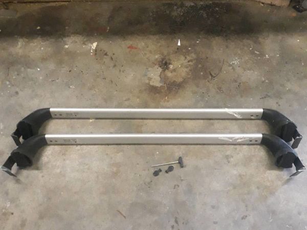 Avensis roof bars