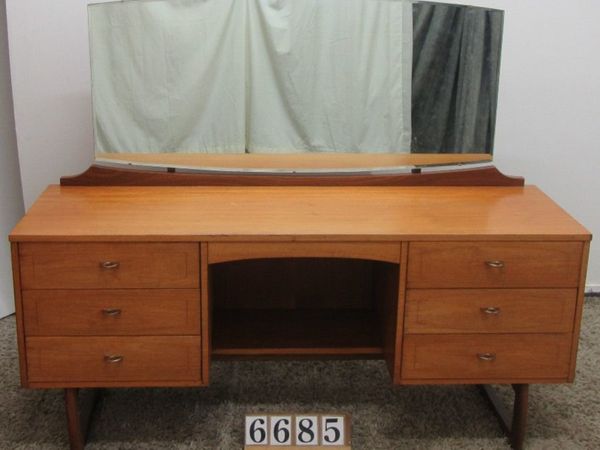 Retro mid century dresser.   #6685