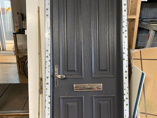 Composite solid door