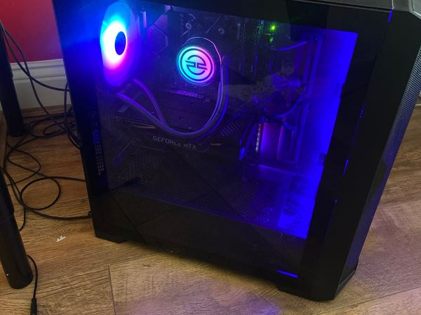 Gaming PC with accessories