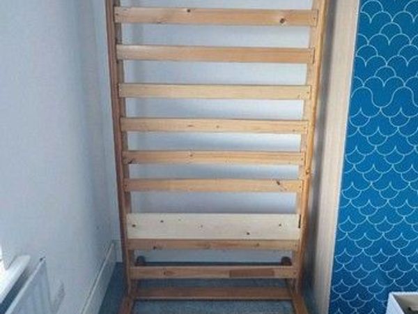 Single wooden bedframe and mattress