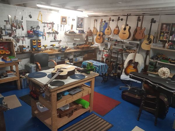 Luthier /Guitar Repairs/All Stringed Instruments.
